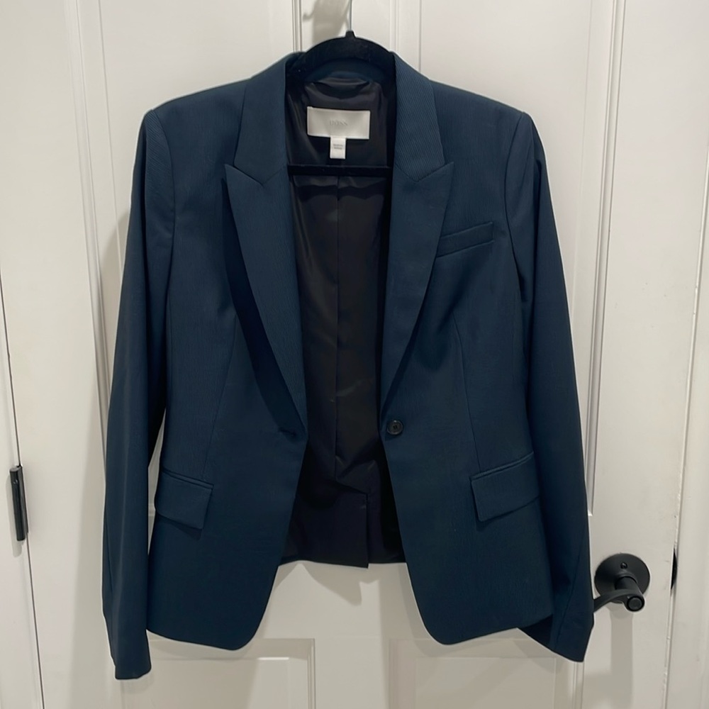 EUC never worn Boss blazer size 4